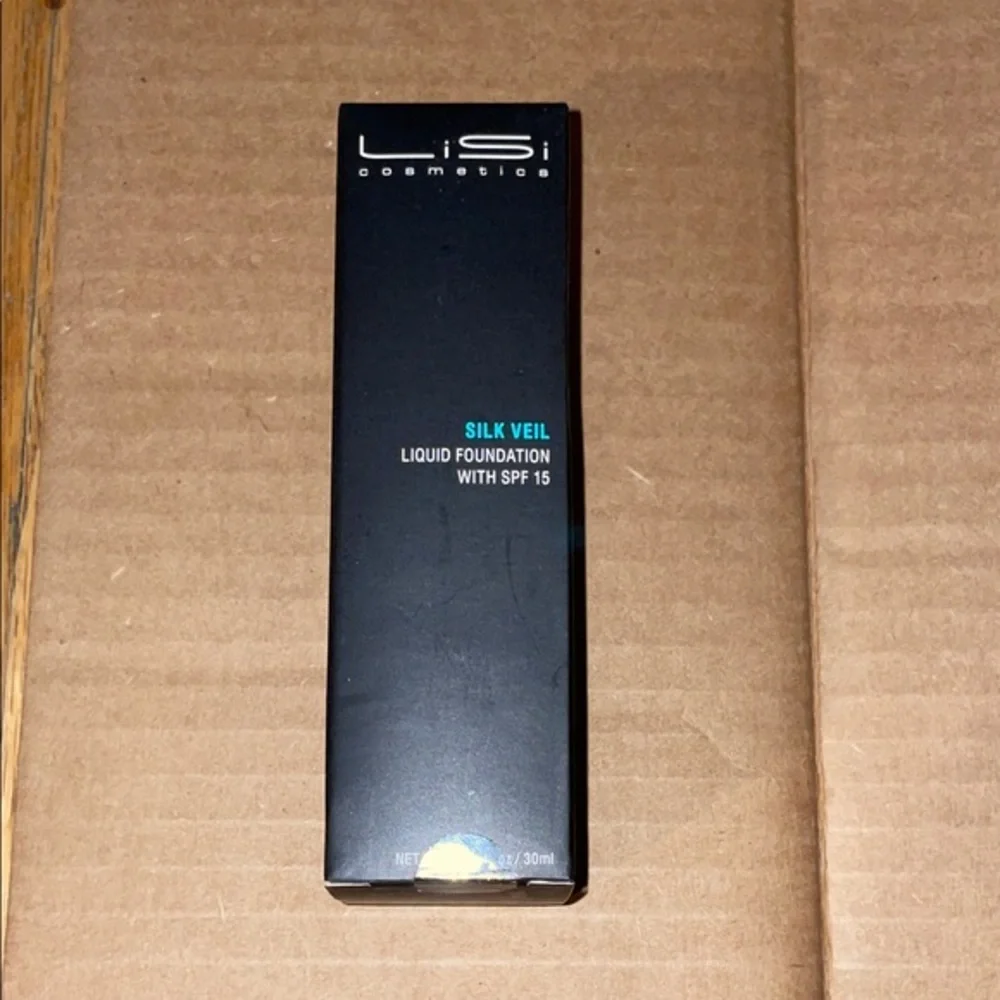 Silk Veil Liquid Foundation with SPF 15 - Black